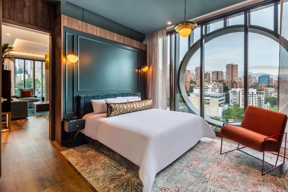 Luxury Penthouse - City Views photo 2