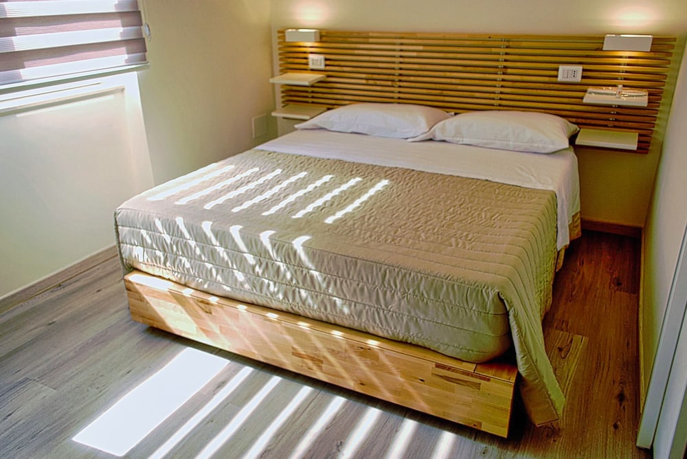 Double Room, Ensuite, City View
