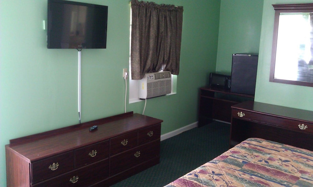 Standard Room, 1 King Bed, Non Smoking photo 2