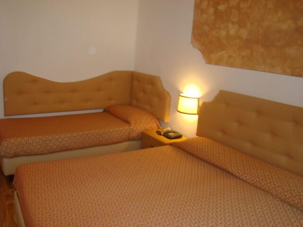 Classic Quadruple Room