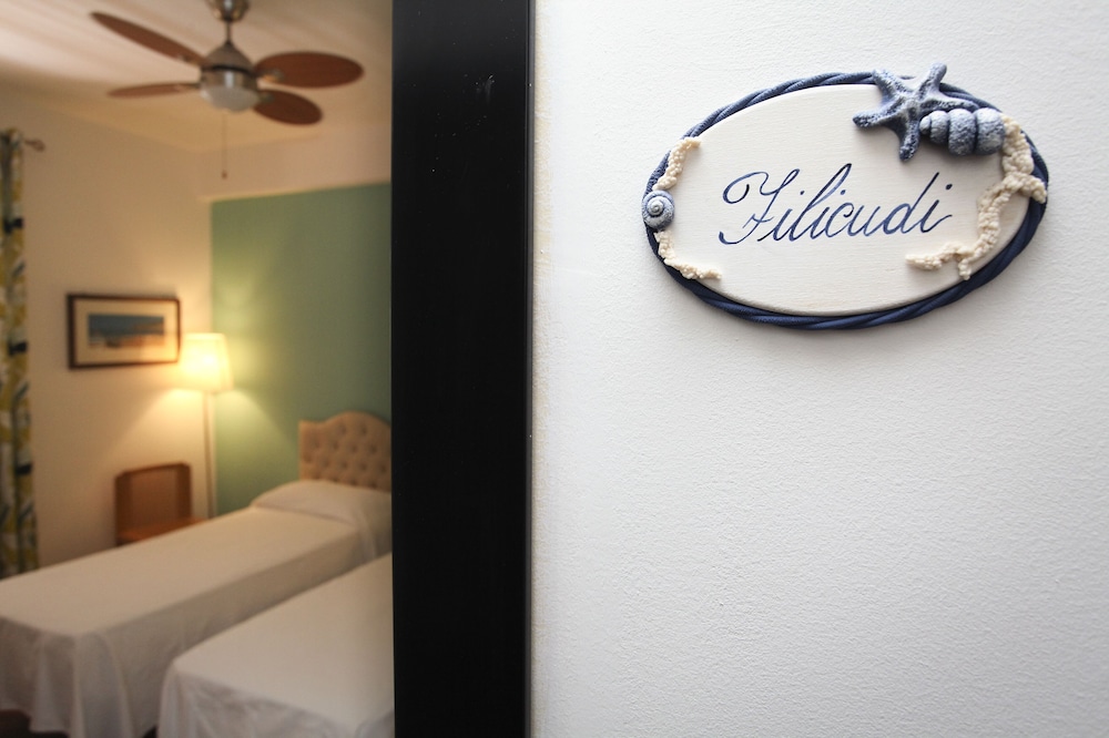 Twin Room, Garden View (Filicudi)