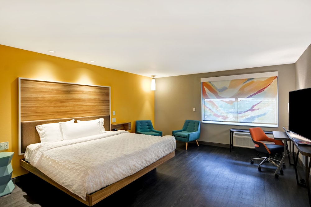 Room, 1 King Bed, Accessible - Photo 4