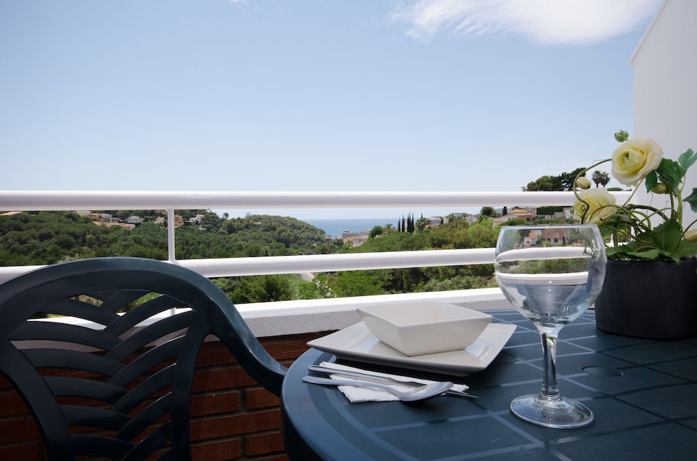 Apartment, 1 Bedroom, Sea View (3 Adults + 1 Child) - Photo 5