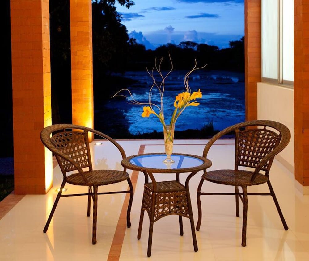 Executive Suite, 1 Bedroom, Garden View photo 3