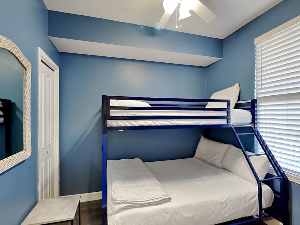 Condo, 3 Bedrooms, Balcony, Beachfront (#104 - No Pets)
