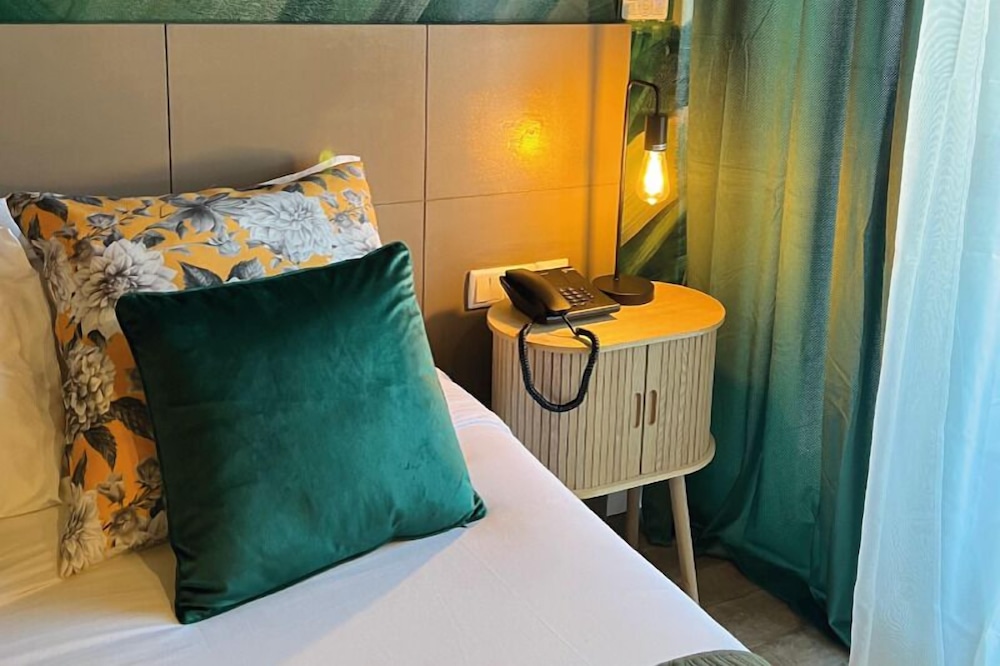 BE ONE Prestige Room