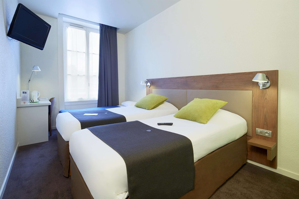 Standard Room, Multiple Beds - Photo 1