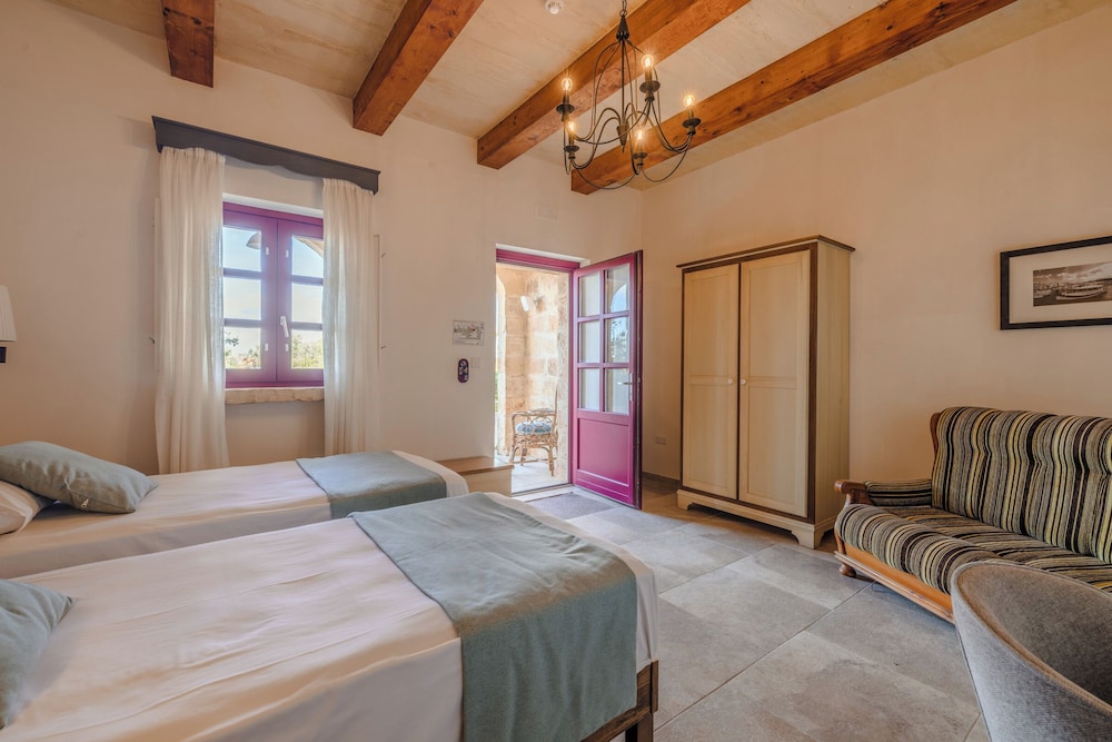 Deluxe Double or Twin Room, Garden View
