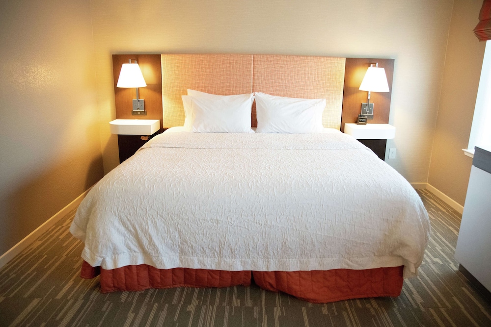 Standard Room, 1 King Bed photo 3