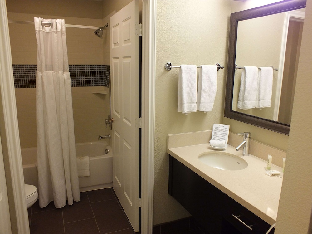 Suite, Multiple Beds (Two Bedroom) - Photo 7