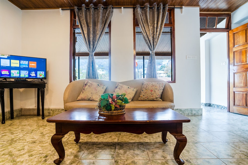 Executive Room - Photo 35