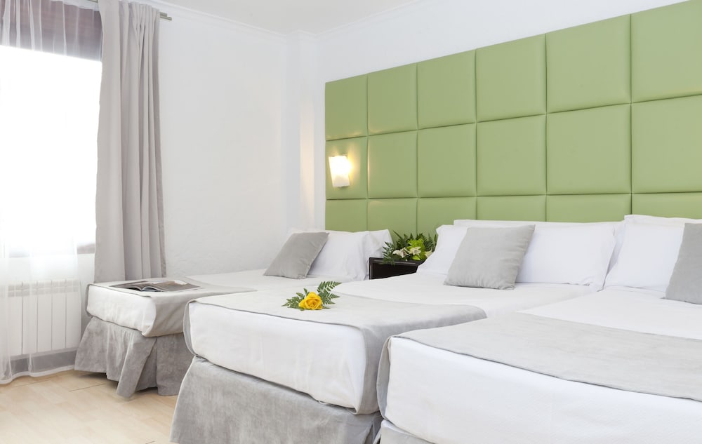 Triple Room, 3 Twin Beds - Photo 3