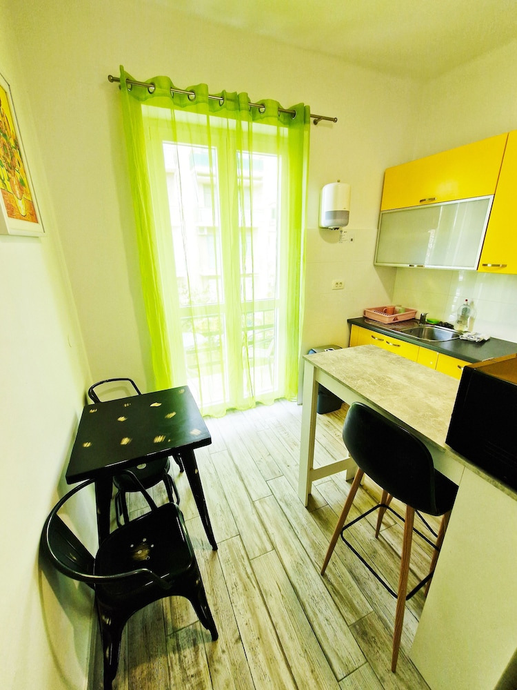 Triple Room, Non Smoking, Private Bathroom - Photo 7
