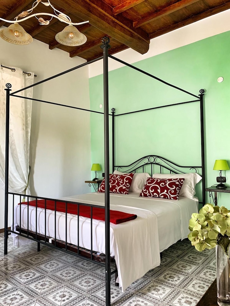 Deluxe Triple Room, Mountain View photo 1
