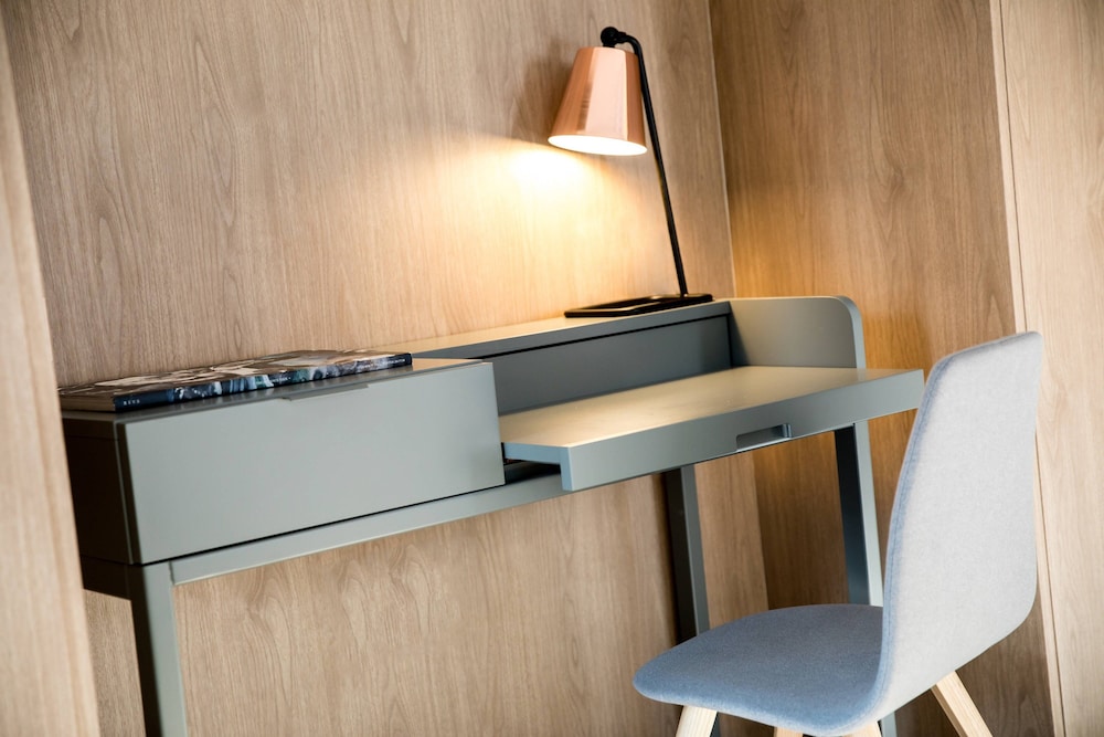 Suite, 1 King Bed, Corner