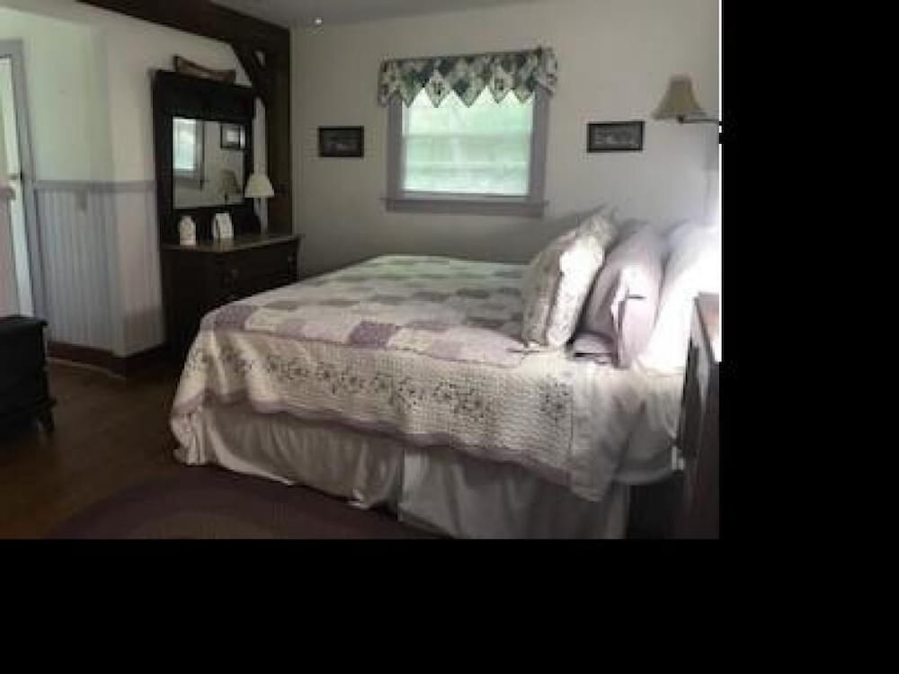 Romantic Double Room, Private Bathroom (Boats & Paddles)