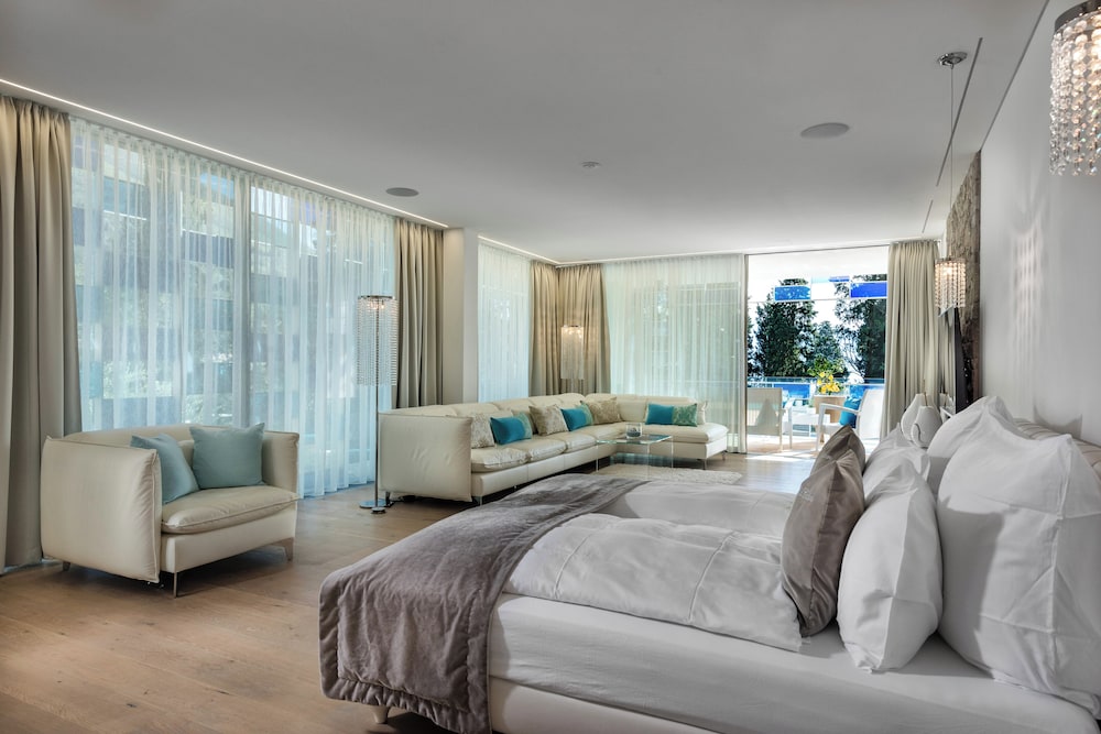 Prestige Suite