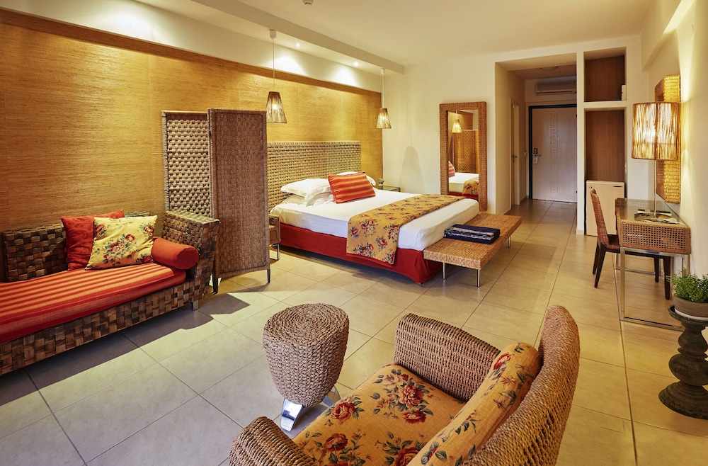 Junior Suite, Partial Sea View