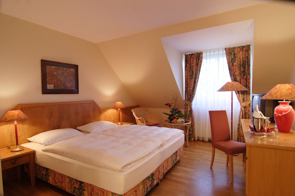 Deluxe Double or Twin Room - Photo 1