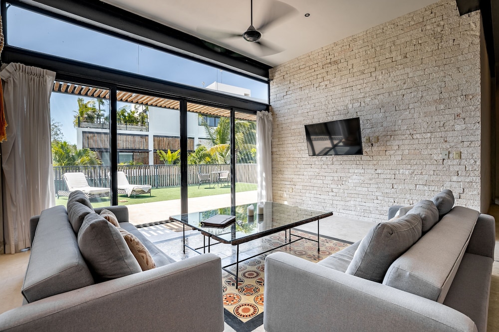 Panoramic Apartment, 2 Queen Beds, Non Smoking (10)