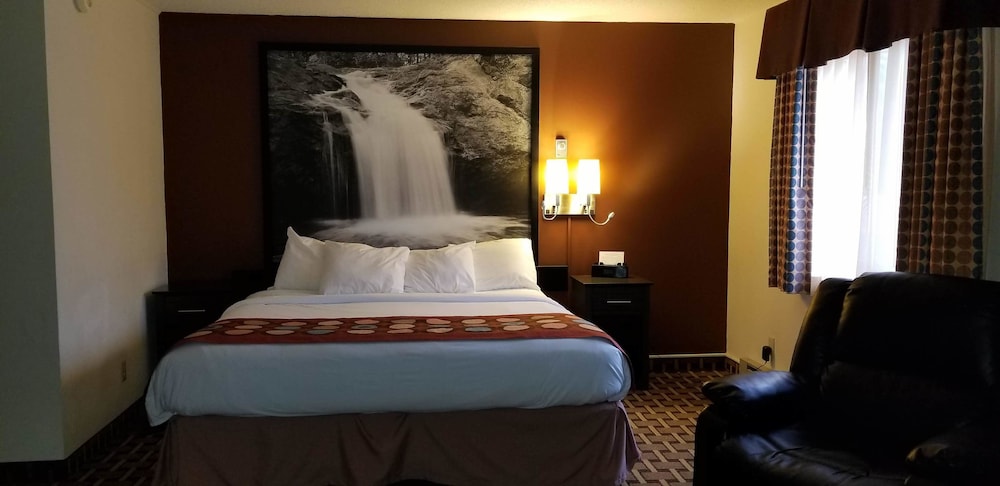 Studio Suite, 1 King Bed, Non Smoking - Photo 2