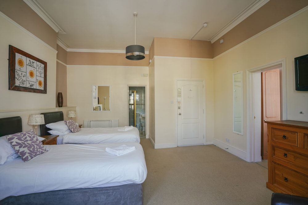 Superior Double or Twin Room, Ensuite, City View (Superior Double/Twin) photo 3