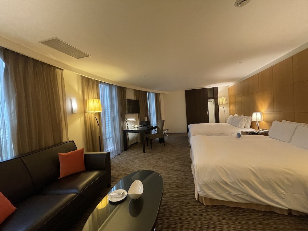 Deluxe Quadruple Room photo 3