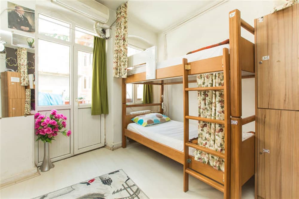 Shared Dormitory, Women only photo 1