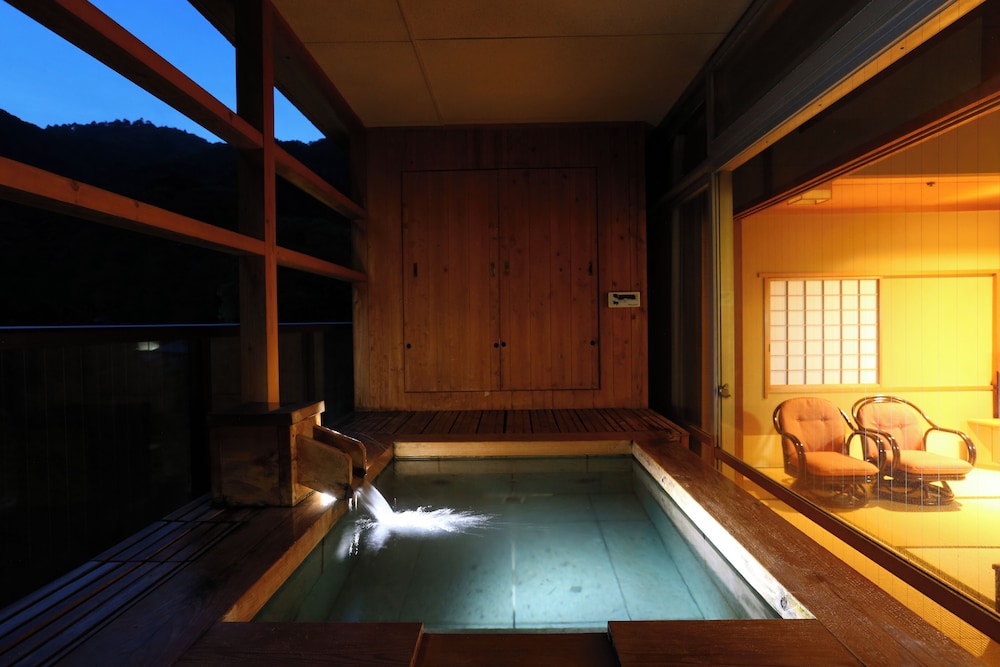 1 Japanese-Style Room With An Open-Air Bath (Main Room + Entrance / 50sqm)  Jurakudai, Non Smoking photo 1