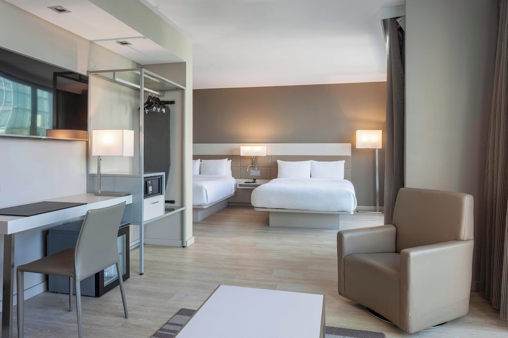 Suite, 2 Queen Beds, Balcony, Ocean View