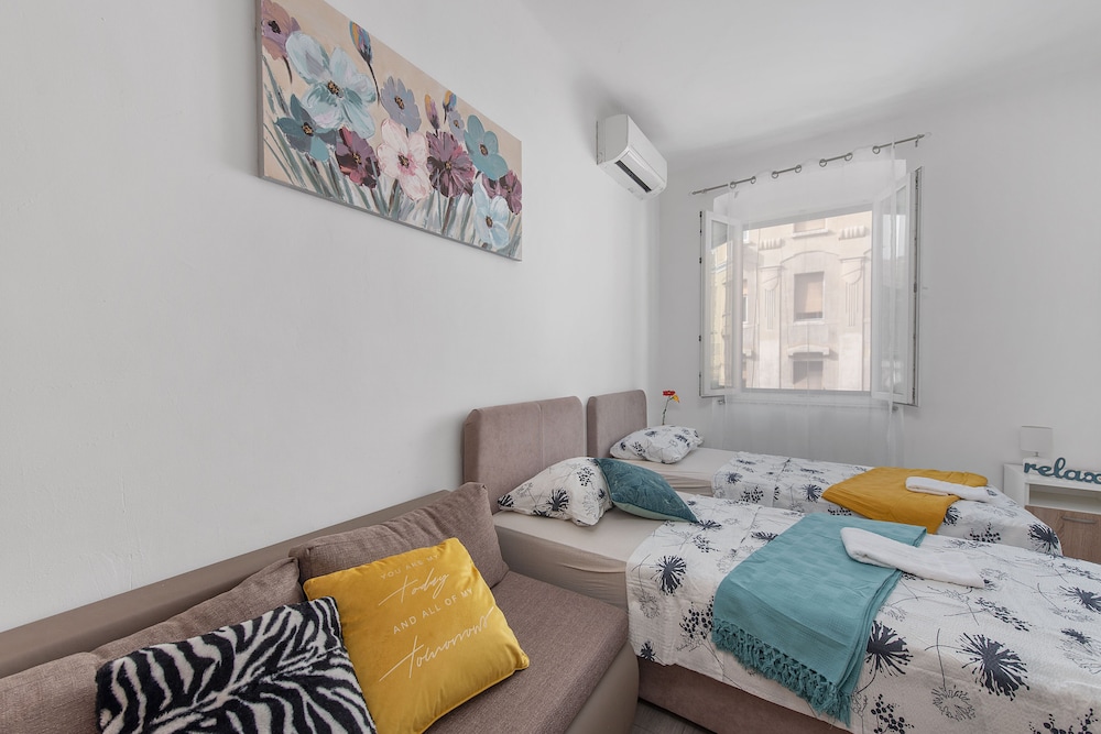 Economy Double or Twin Room, Shared Bathroom