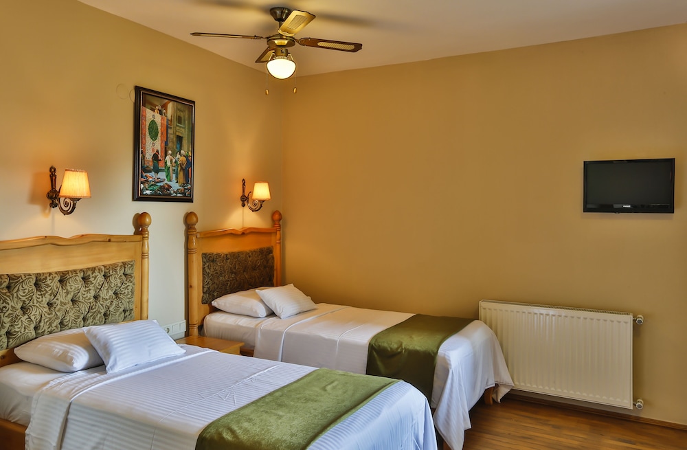 Standard Twin Room, Partial Sea View photo 2