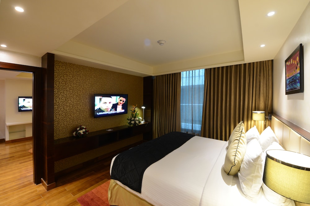 Suite Room with 2 Way Airport Transfers photo 1