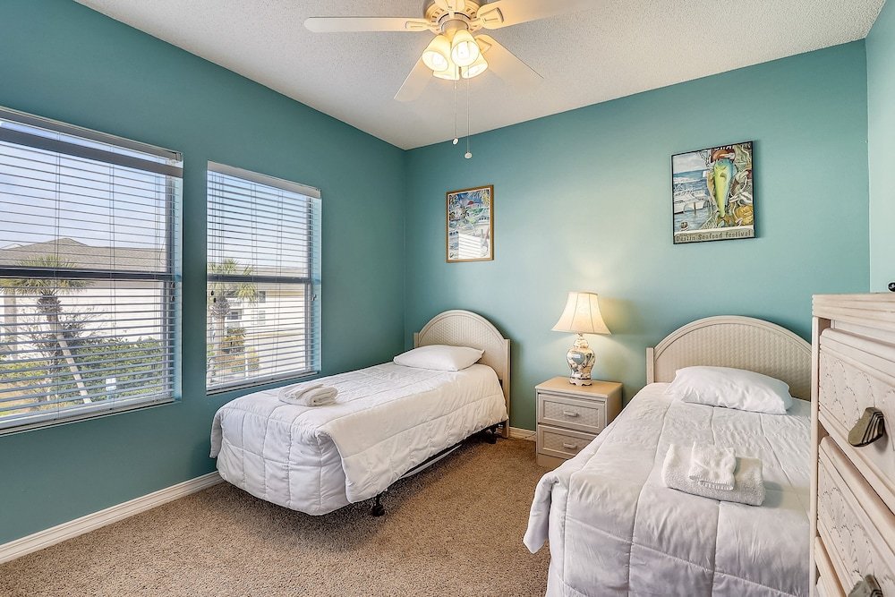 Condo, 2 Bedrooms