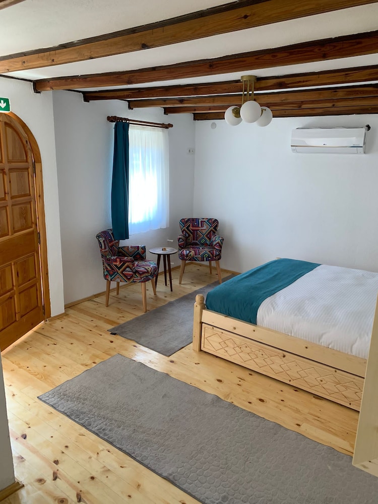 Traditional Room photo 3