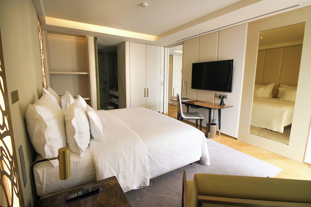 BAY SUITE - Photo 2