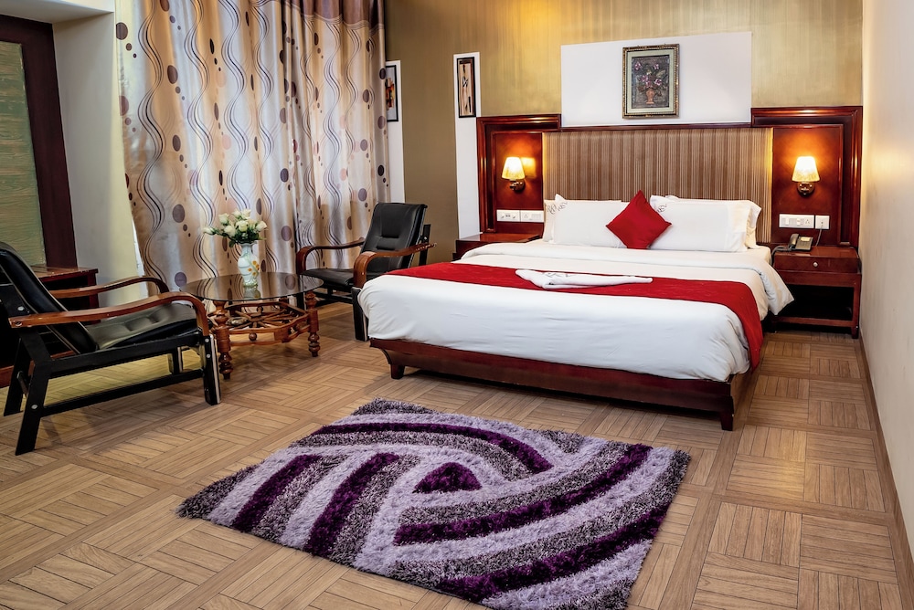 Basic Suite photo 3