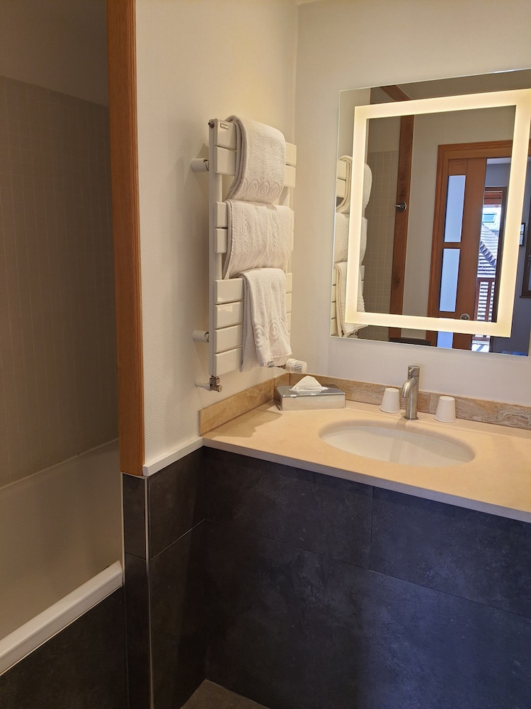 Superior Double or Twin Room, 1 Double Bed, Private Bathroom