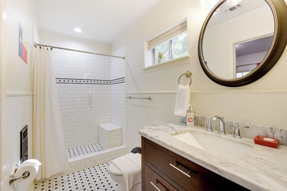 House (2 Bedrooms) photo 2
