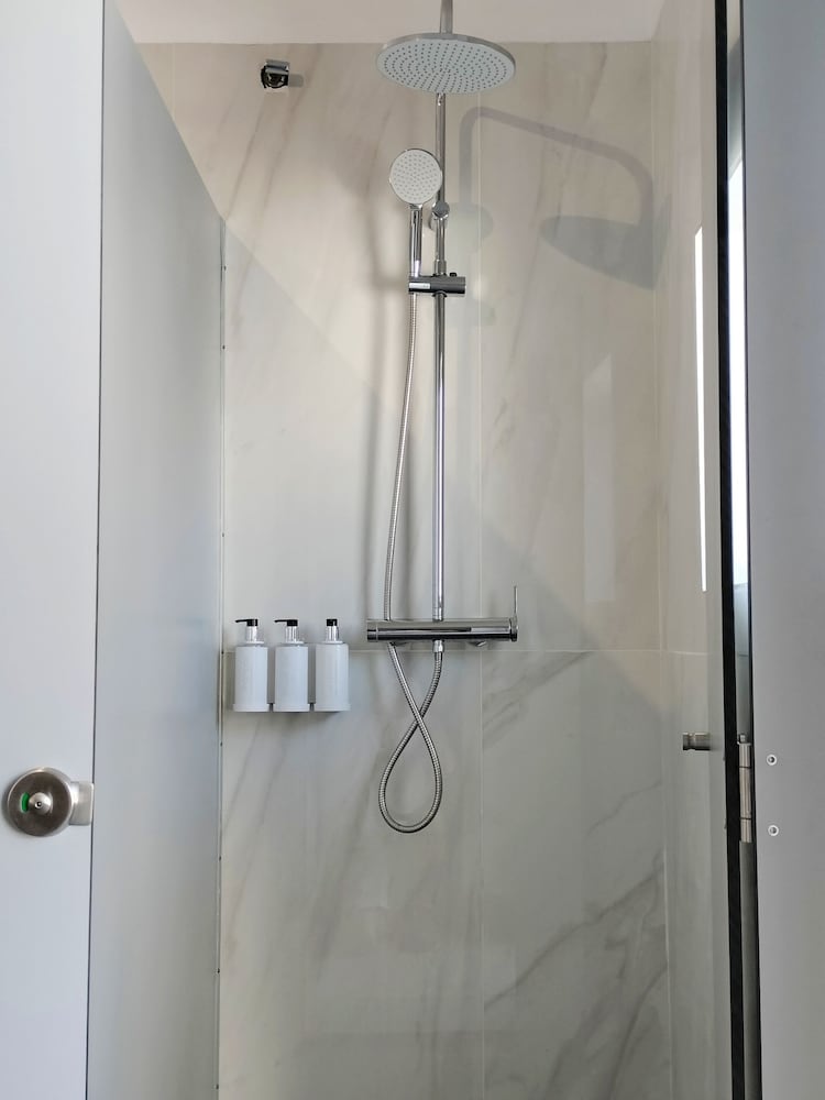 Triple Room, Shared Bathroom photo 2