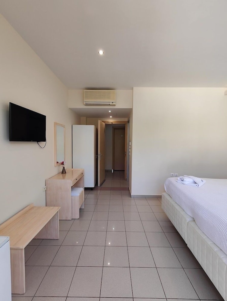 Triple Room, 1 Bedroom, Mountain View - Photo 2