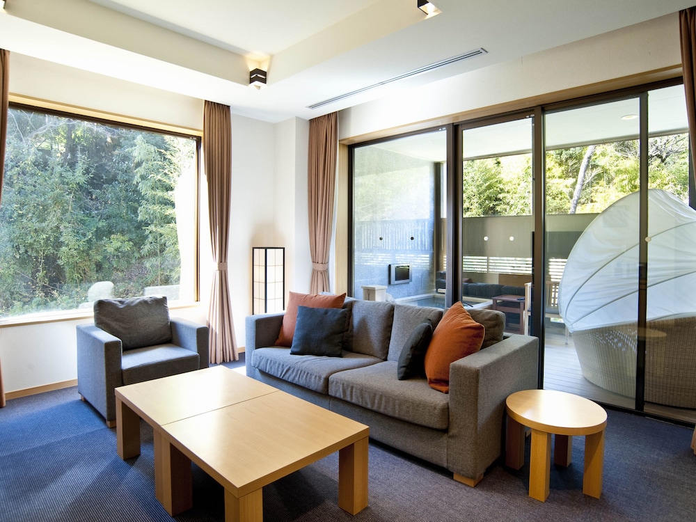Luxury Suite Twin photo 3