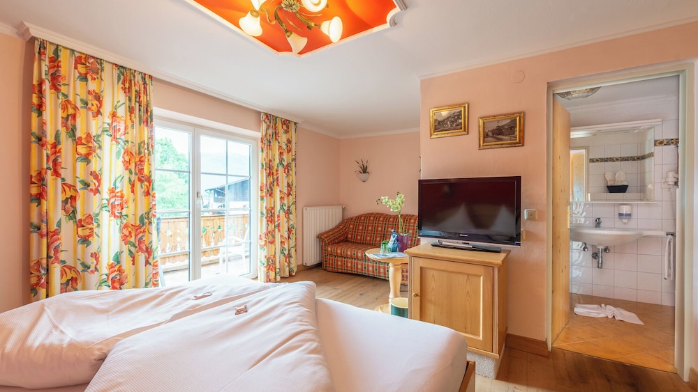 Standard Room photo 3