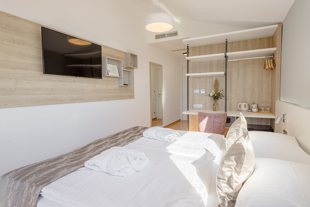 Comfort Double or Twin Room photo 2