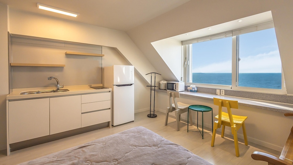 Basic Room, 1 Bedroom (301(ocean view))