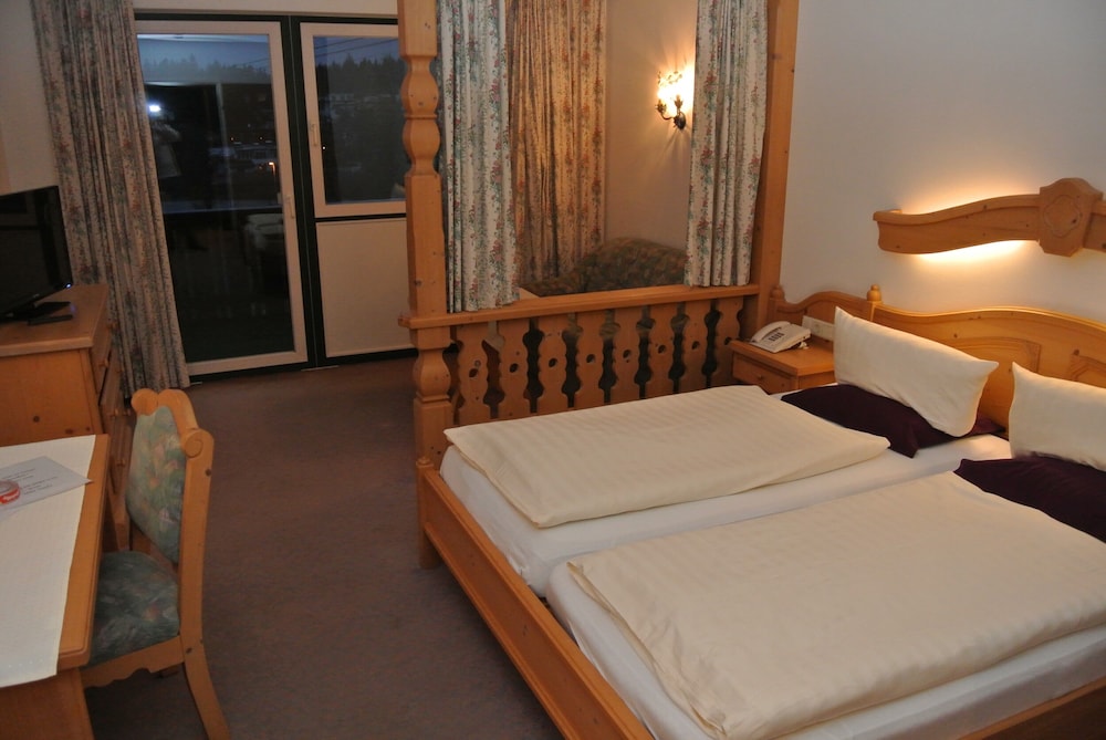 Standard Double Room, Balcony, Mountain View photo 2