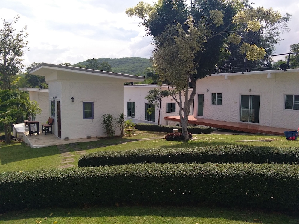 Deluxe Villa photo 2