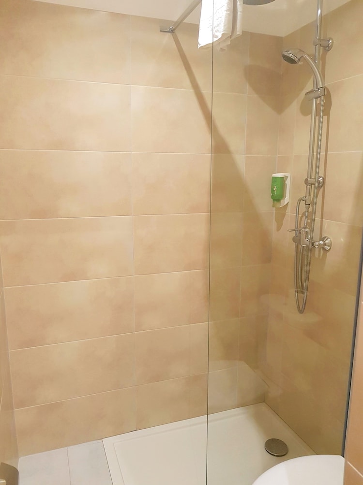Standard Twin Room, Private Bathroom, Pool View (Rez-de-chaussée) photo 2