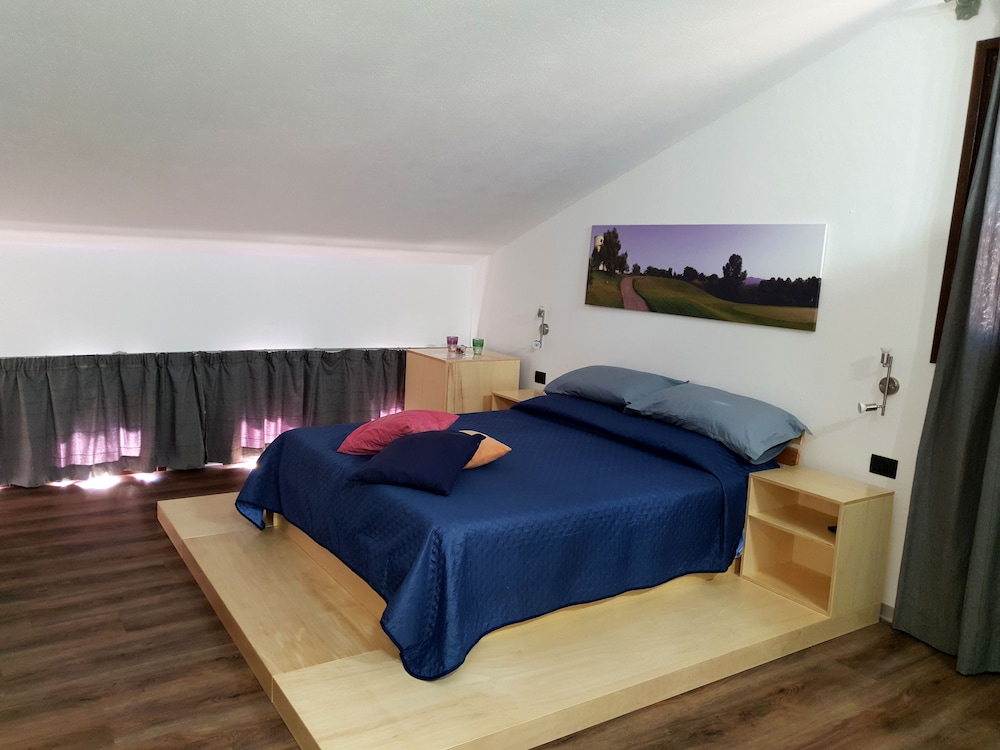 Deluxe Double Room, Bathtub