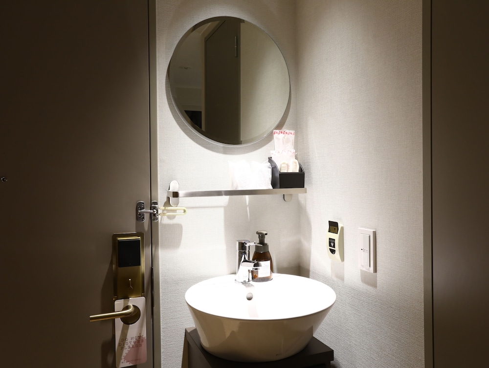 (Reovated) Multi Twin Room (11sqm,90cmBed x 2), Non Smoking